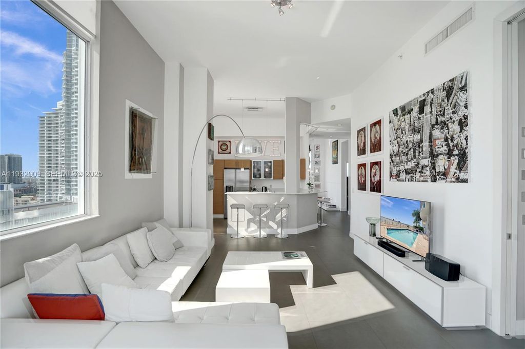 Image 30 of property listing at 725 NE 22nd St PH1A, Miami, FL 33137