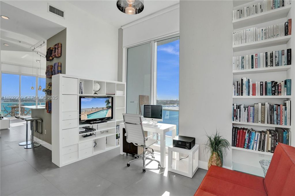 Image 32 of property listing at 725 NE 22nd St PH1A, Miami, FL 33137