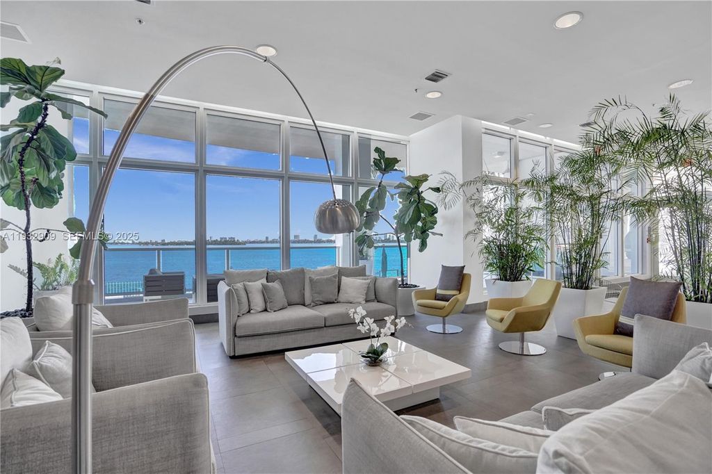 Image 41 of property listing at 725 NE 22nd St PH1A, Miami, FL 33137