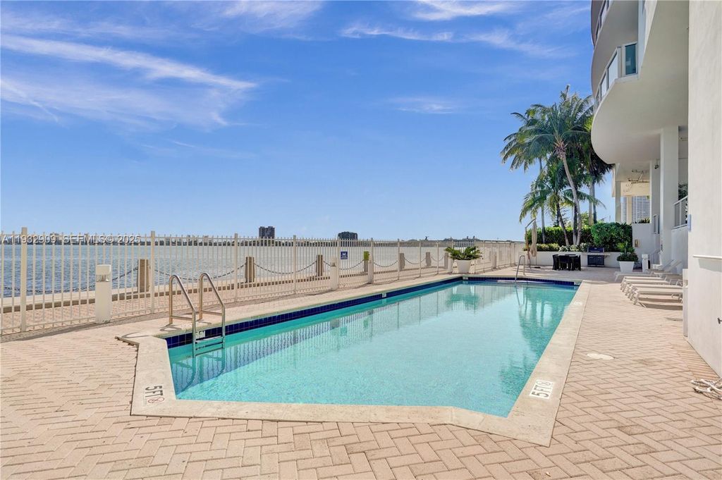 Image 47 of property listing at 725 NE 22nd St PH1A, Miami, FL 33137