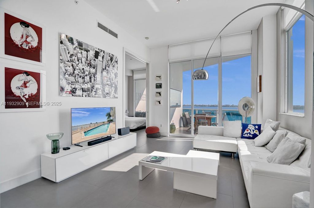 Image 5 of property listing at 725 NE 22nd St PH1A, Miami, FL 33137