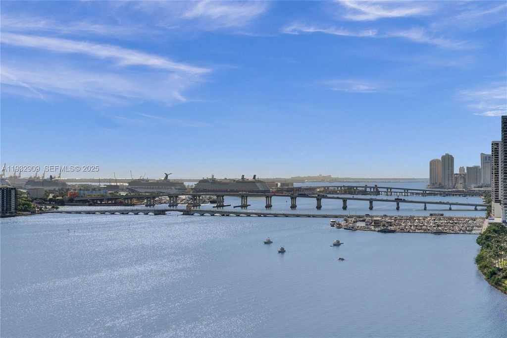 Image 9 of property listing at 725 NE 22nd St PH1A, Miami, FL 33137