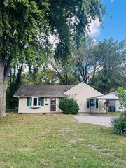 119 S 37th Street, Belleville, IL 62226