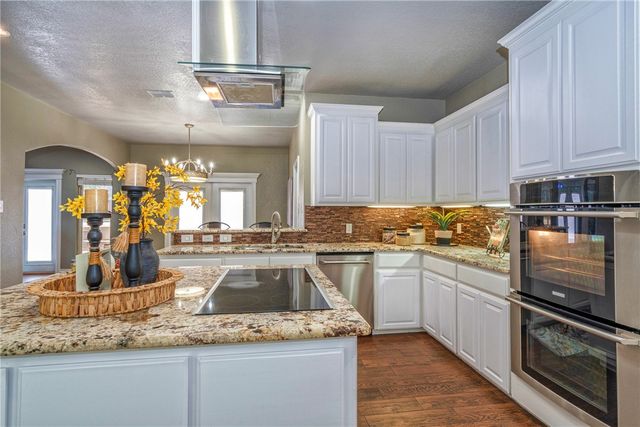 14841 Santa Gertrudis Dr, Corpus Christi, TX 78410