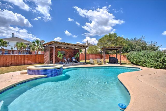 14841 Santa Gertrudis Dr, Corpus Christi, TX 78410