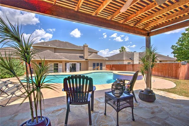 14841 Santa Gertrudis Dr, Corpus Christi, TX 78410