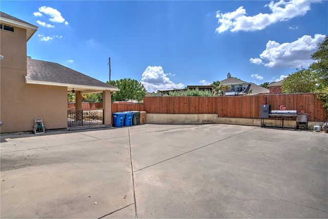 14841 Santa Gertrudis Dr, Corpus Christi, TX 78410