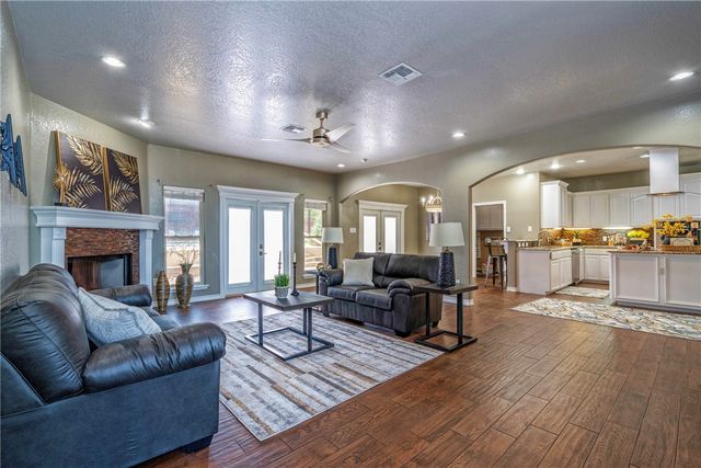 14841 Santa Gertrudis Dr, Corpus Christi, TX 78410