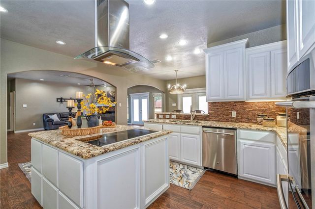 14841 Santa Gertrudis Dr, Corpus Christi, TX 78410