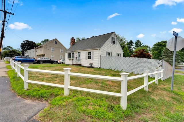 136 Washington St, Norwood, MA 02062