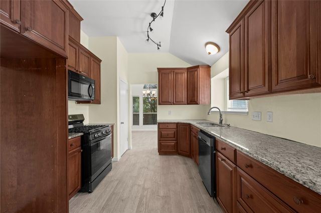 709 Firethorn LN, Round Rock, TX 78664