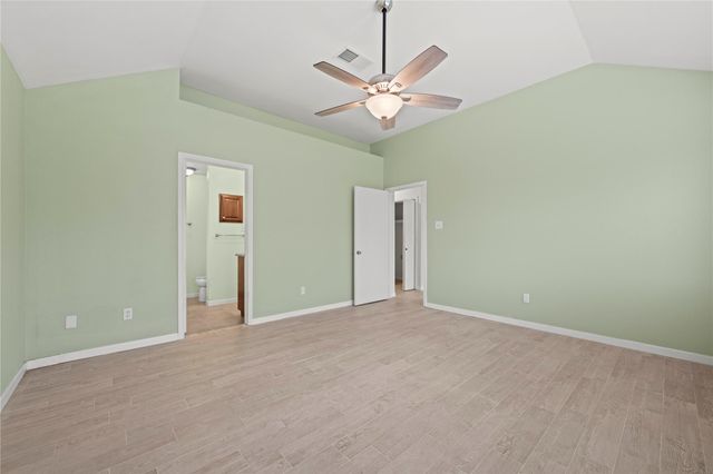 709 Firethorn LN, Round Rock, TX 78664