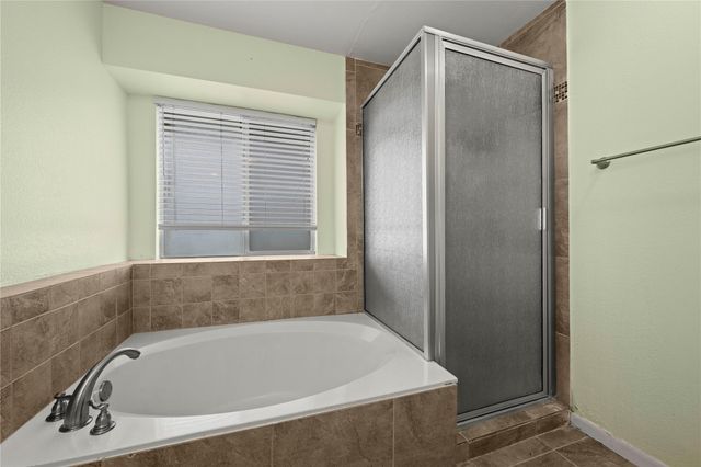 709 Firethorn LN, Round Rock, TX 78664
