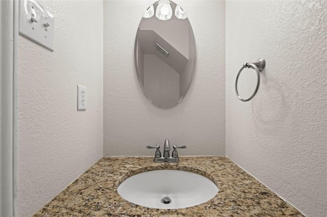 709 Firethorn LN, Round Rock, TX 78664