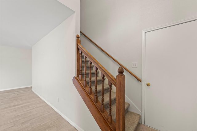 709 Firethorn LN, Round Rock, TX 78664