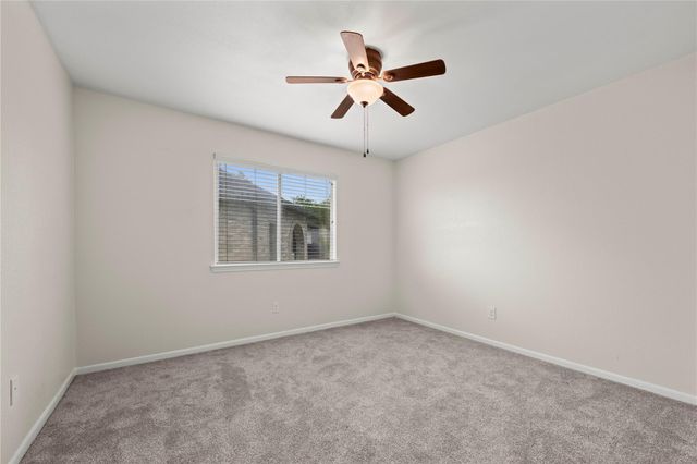 709 Firethorn LN, Round Rock, TX 78664