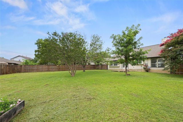 709 Firethorn LN, Round Rock, TX 78664