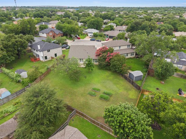 709 Firethorn LN, Round Rock, TX 78664