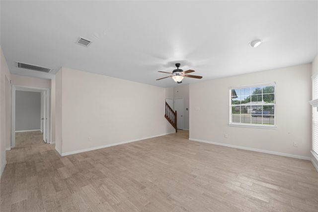 709 Firethorn LN, Round Rock, TX 78664