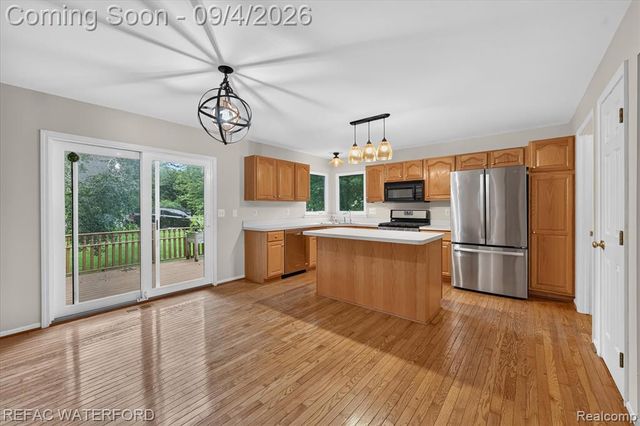 4380 Red Oak Boulevard, Waterford, MI 48329