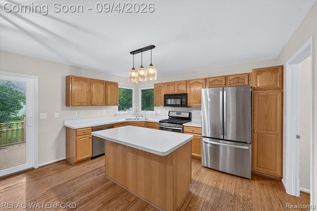 4380 Red Oak Boulevard, Waterford, MI 48329