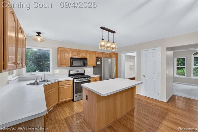 4380 Red Oak Boulevard, Waterford, MI 48329