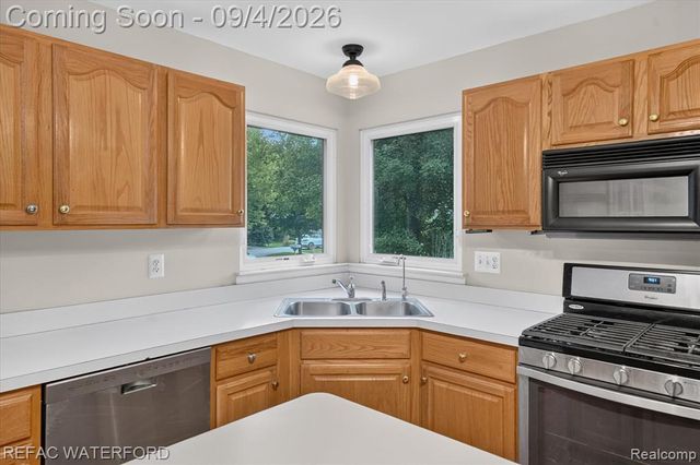 4380 Red Oak Boulevard, Waterford, MI 48329