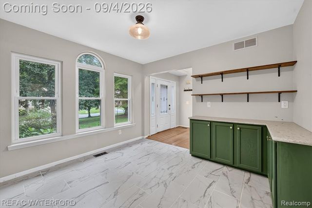 4380 Red Oak Boulevard, Waterford, MI 48329