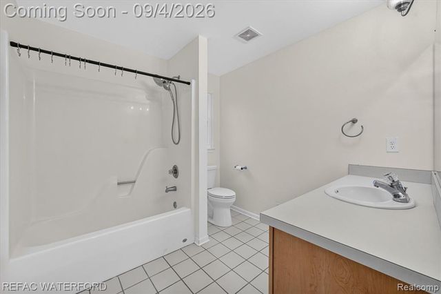 4380 Red Oak Boulevard, Waterford, MI 48329