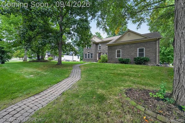 4380 Red Oak Boulevard, Waterford, MI 48329
