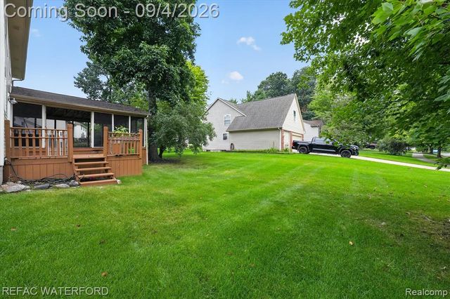 4380 Red Oak Boulevard, Waterford, MI 48329