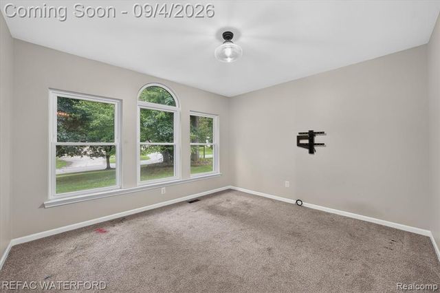 4380 Red Oak Boulevard, Waterford, MI 48329