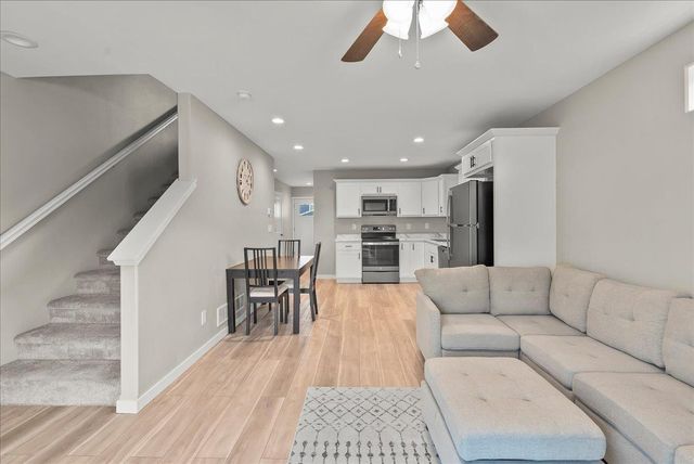 4233 Mourning Dove Drive, Waterloo, IA 50702