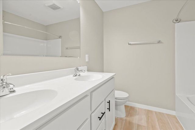 4233 Mourning Dove Drive, Waterloo, IA 50702