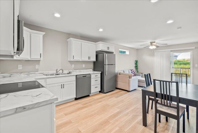 4233 Mourning Dove Drive, Waterloo, IA 50702