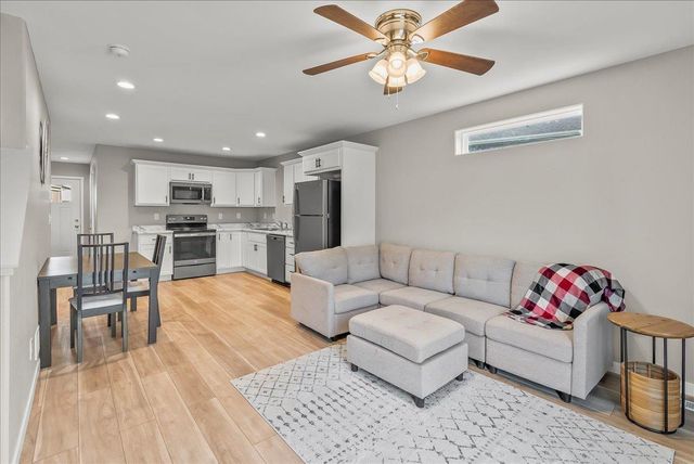 4233 Mourning Dove Drive, Waterloo, IA 50702