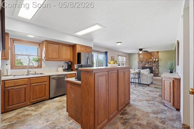 9514 Aspen View Drive, Grand Blanc Charter Township, MI 48439