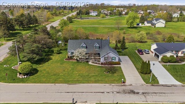 9514 Aspen View Drive, Grand Blanc Charter Township, MI 48439