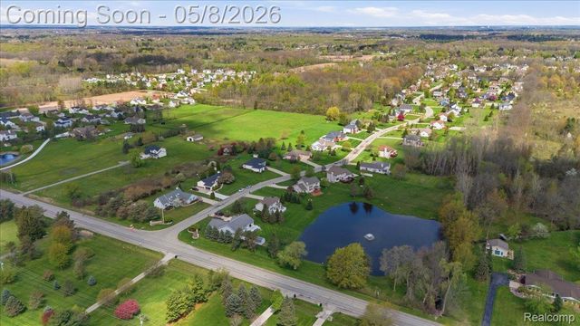 9514 Aspen View Drive, Grand Blanc Charter Township, MI 48439