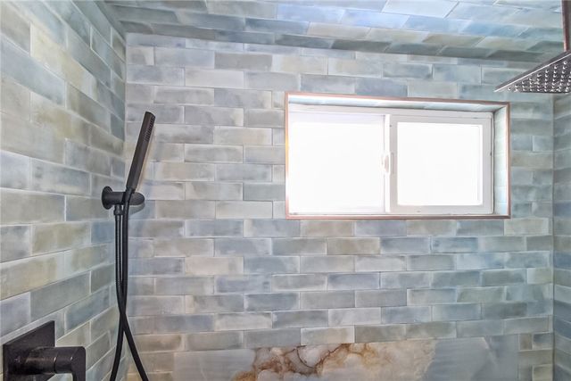 6 Sullivan Street, Newport, RI 02840