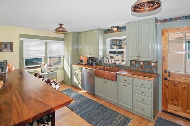 6 Sullivan Street, Newport, RI 02840