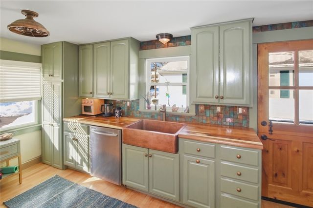 6 Sullivan Street, Newport, RI 02840