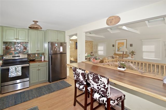 6 Sullivan Street, Newport, RI 02840