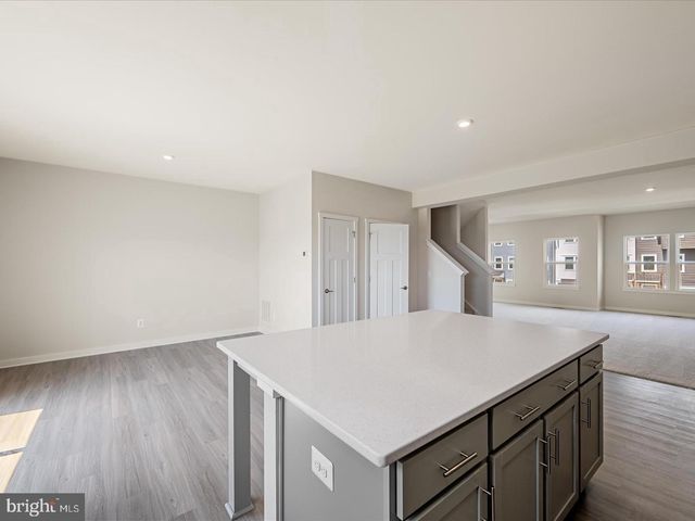 17 LYRIQ CT, Inwood, WV 25428