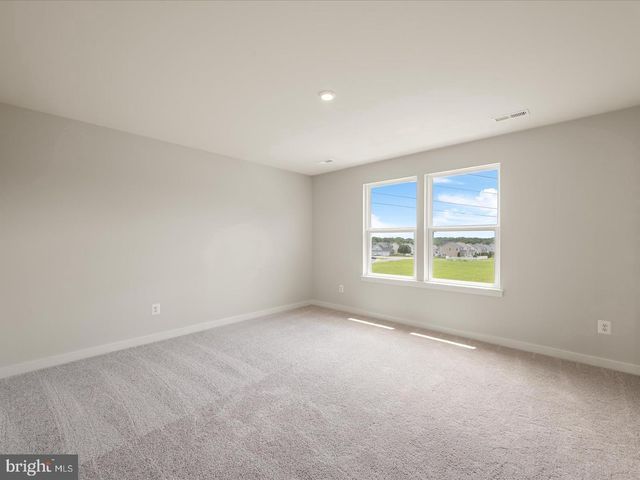 17 LYRIQ CT, Inwood, WV 25428