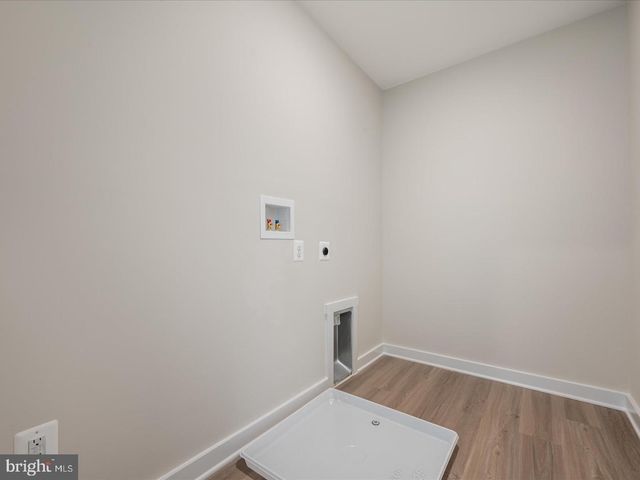 17 LYRIQ CT, Inwood, WV 25428