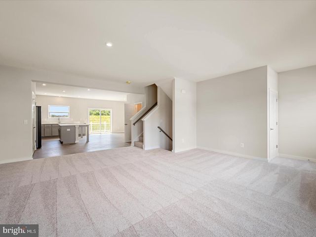 17 LYRIQ CT, Inwood, WV 25428