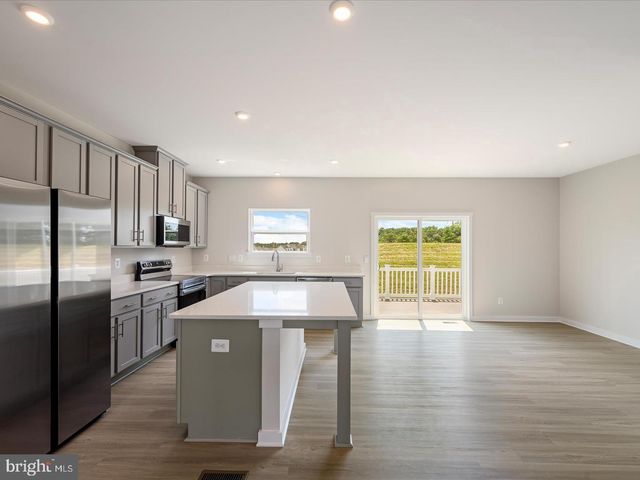 17 LYRIQ CT, Inwood, WV 25428