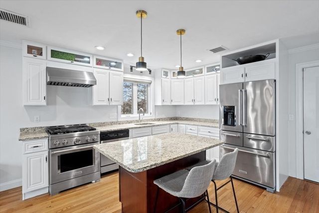 80 Locust St, Brockton, MA 02301