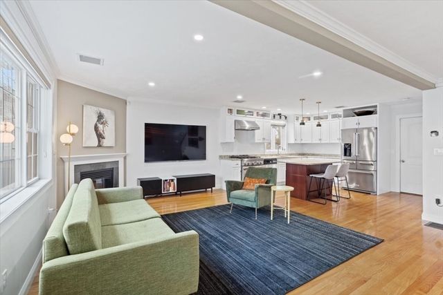 80 Locust St, Brockton, MA 02301